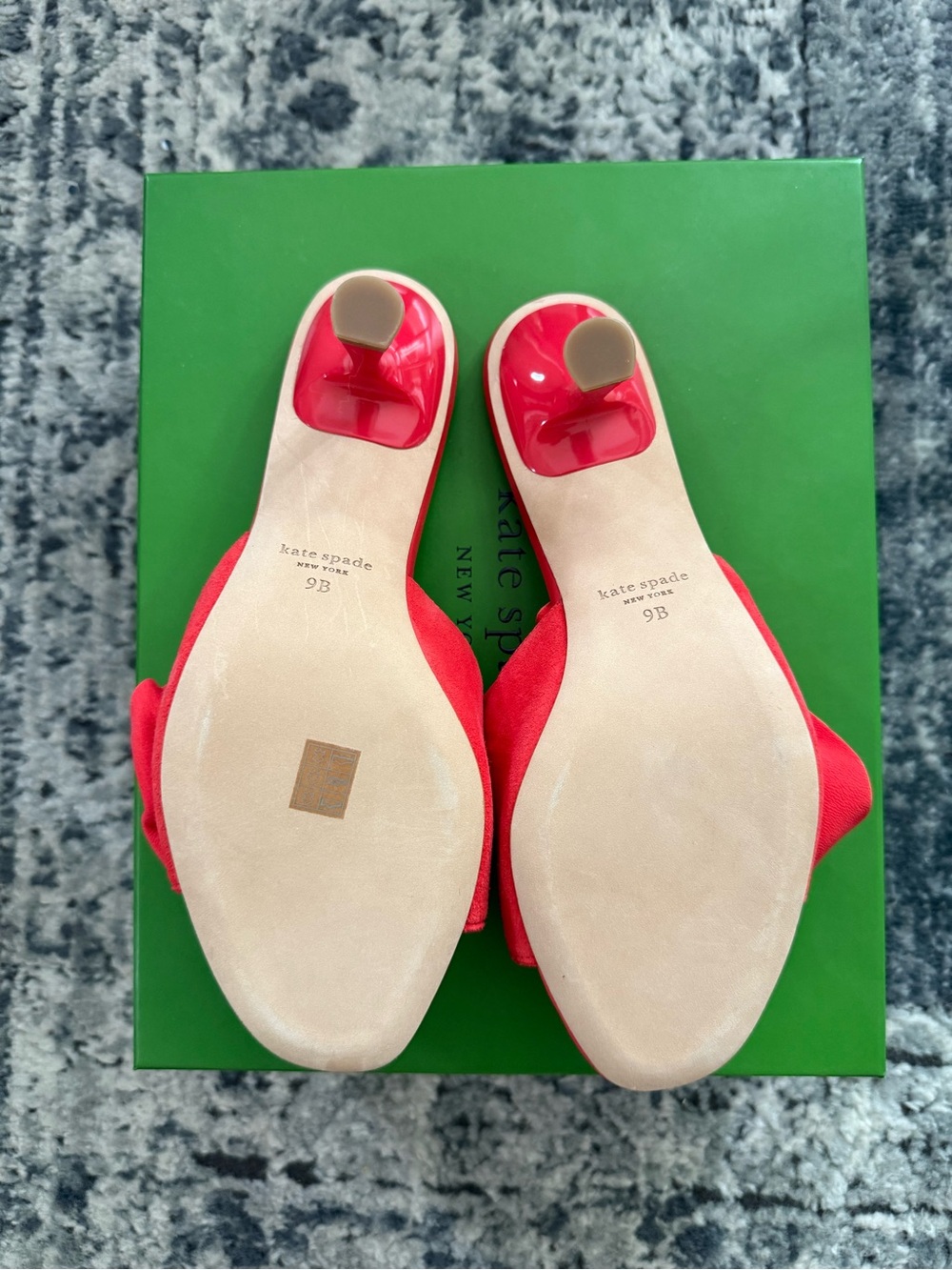 kate spade red flourish sandals - Picture 3 of 4